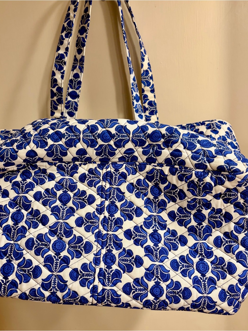 🇺🇸 NWT, Vera Bradley Cobalt Tile Quilted Tote AND Beach Towel Set - Picture 6 of 8